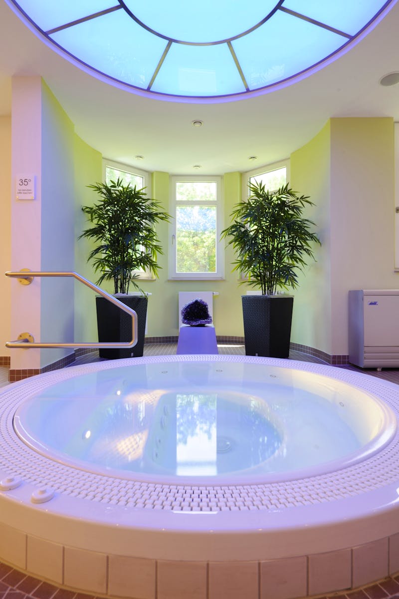 Hotel Phönix - Wellnessbereich - Whirlpool – ©Johannesbad Hotels Bad Füssing GmbH