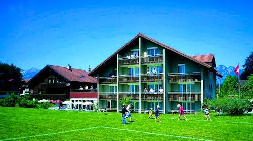 Hotel FlüeMatte – Außenansicht – © www.fluematte.ch