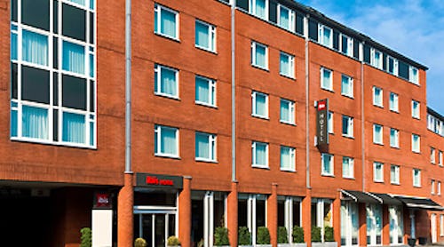 Ibis Namur Außenansicht – © http://www.ibis.com/