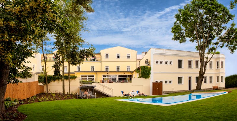 Spa & Wellness Hotel Reza - Außenpool – ©SPA und Wellness Hotel Reza Franzensbad