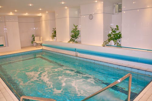 Hotel Flora - Marienbad - Schwimmbad &ndash; &copy; Hotel Flora Marienbad