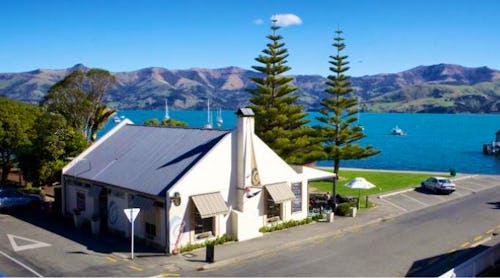 Ausblick – © www.holidayakaroa.com
