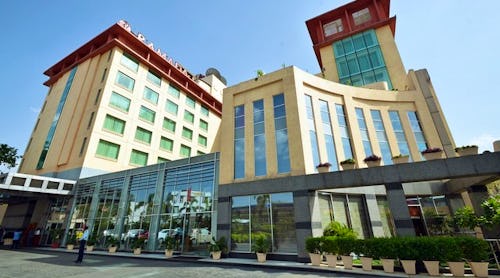 Hotelanlage – © http://www.ramadajaipur.com/