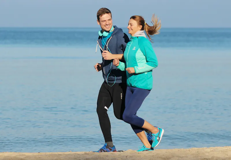 Jogging am Strand - &copy;Hotel ProVita
