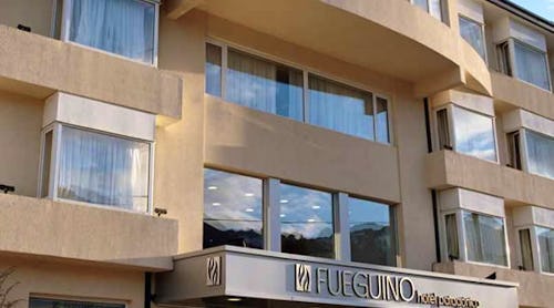 Außenansicht Hotel Fueguino Ushuaia – © Hotel Fueguino Ushuaia