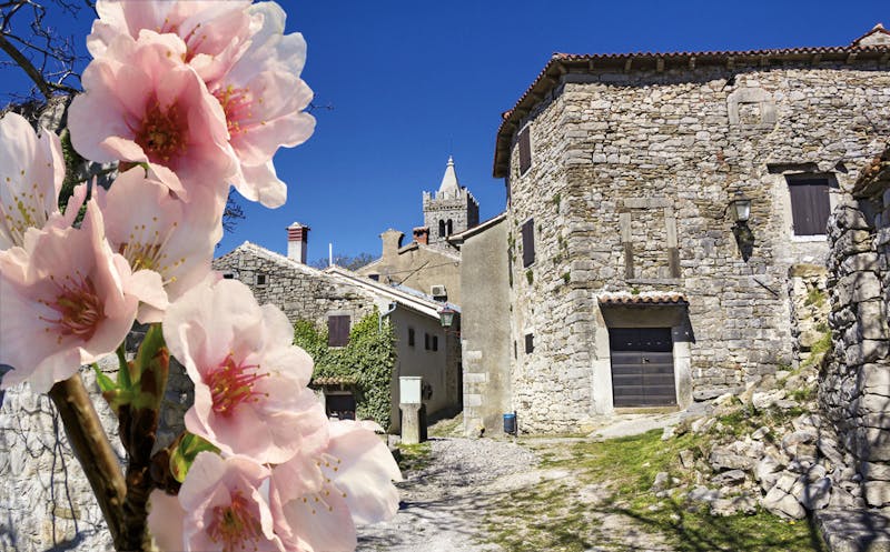 Hum - kleinste Stadt der Welt - ©smuki - Fotolia