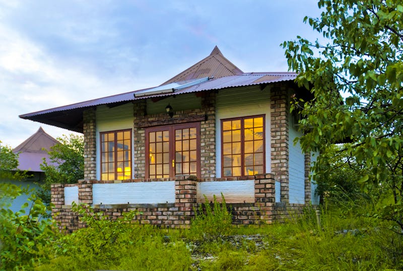 Etosha Safari Lodge - ©http://www.gondwana-collection.com/the-etosha-experience/accommodation/etosha-safari-lodge/