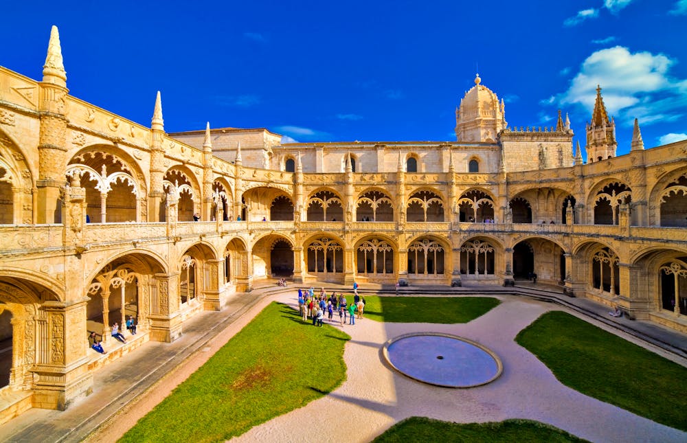 Hieronymus Kloster in Lissabon &ndash; &copy; aterrom - Adobe Stock
