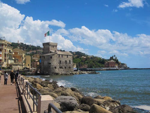 Rapallo mit Burg &ndash; &copy; Eberhardt TRAVEL