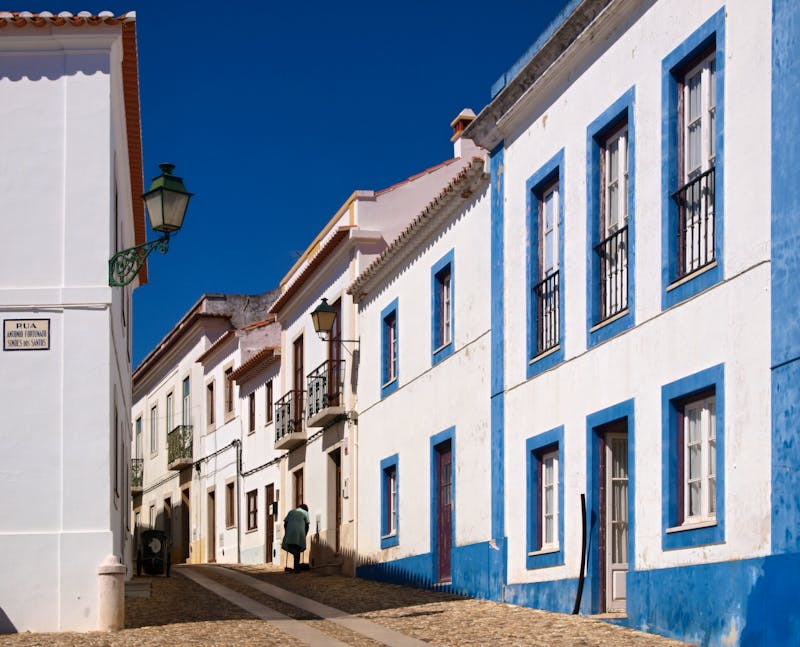 Malerische Gasse in Odemira - ©ATLANTISMEDIA - Adobe Stock