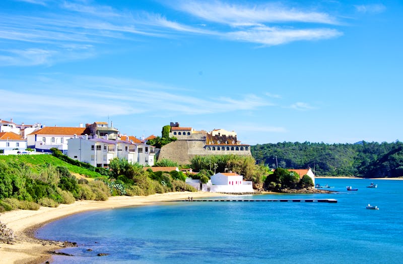 Milfontes am Fluss Mira - ©inacio pires - Adobe Stock
