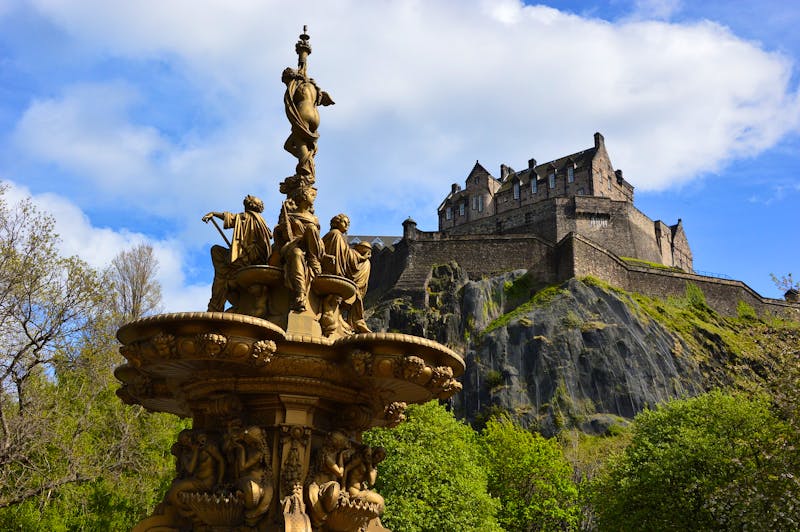 Edinburgh Brunnen und Burg - ©Pixabay CCO
