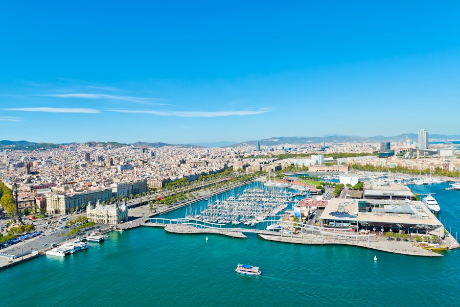 Hafenbezirk in Barcelona – © Valerie Potapova - Adobe Stock