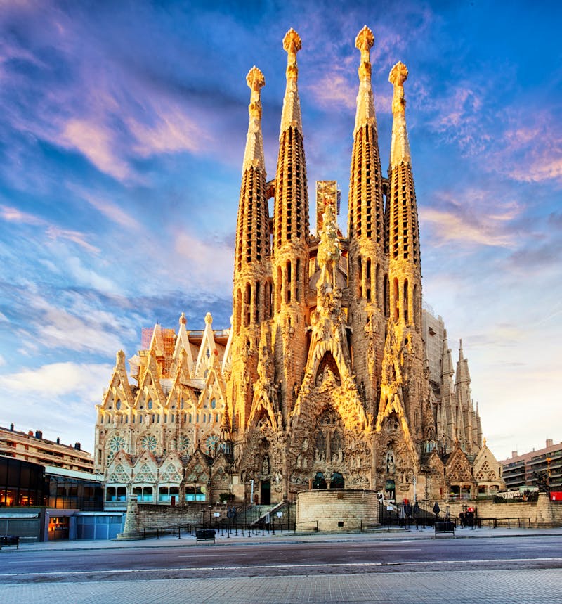 Sagrada Familia in Barcelona - ©TTstudio - Adobe Stock