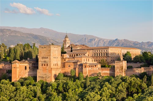 Die Alhambra in Granada &ndash; &copy; Renta Sedmkov - Adobe Stock