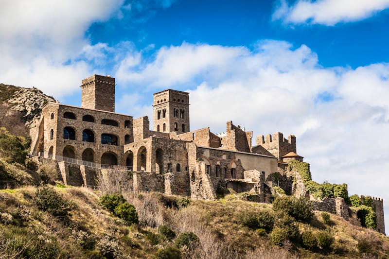Das Kloster Sant pere de Rodes in Girona - ©funkyfrogstock - Adobe Stock