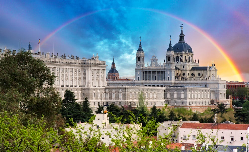 Die Almudena-Kathedrale in Madrid &ndash; &copy; TTstudio - Adobe Stock