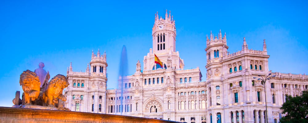 Postamt Madrids im Plaza de la Cibeles – © Matej Kastelic - Adobe Stock