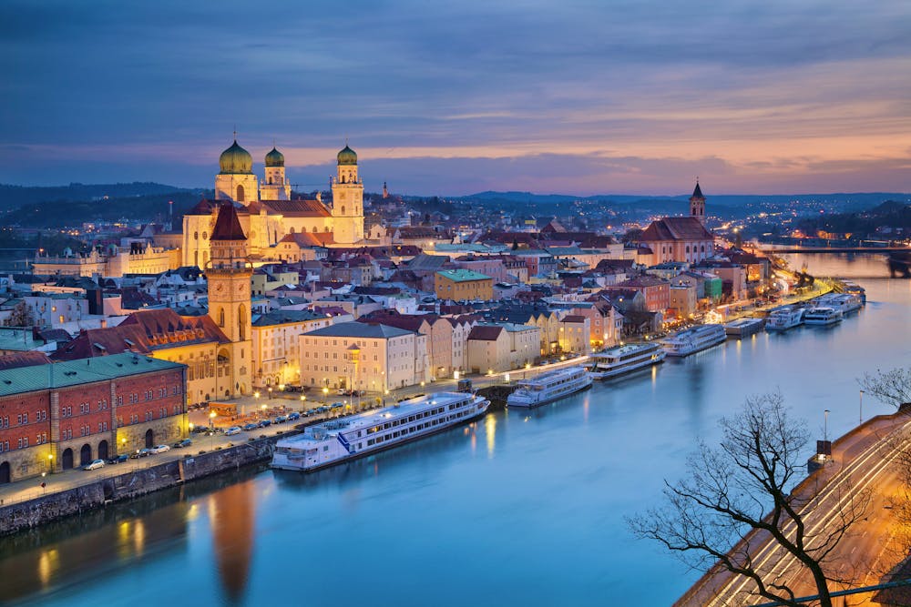 Passau Blaue Stunde &ndash; &copy; Adobe Stock, rudi1976