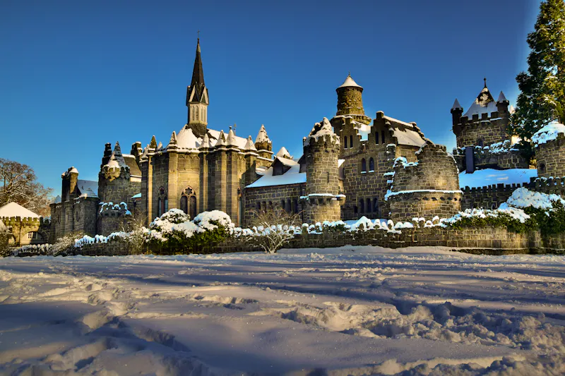 Löwenburg Kassel Nordhessen Winter - &copy;Adobe Stock, ASonne30