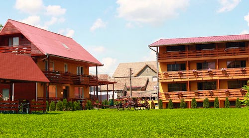 Außenansicht des Hotels Casa Bazna – © Hotel Casa Bazna