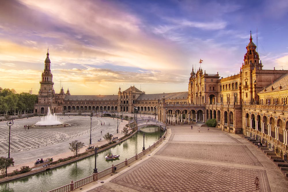 Plaza de Espana in Sevilla &ndash; &copy; ATLANTISMEDIA - Adobe Stock