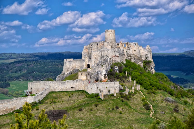 Zipser Burg - ©haidamac - Fotolia