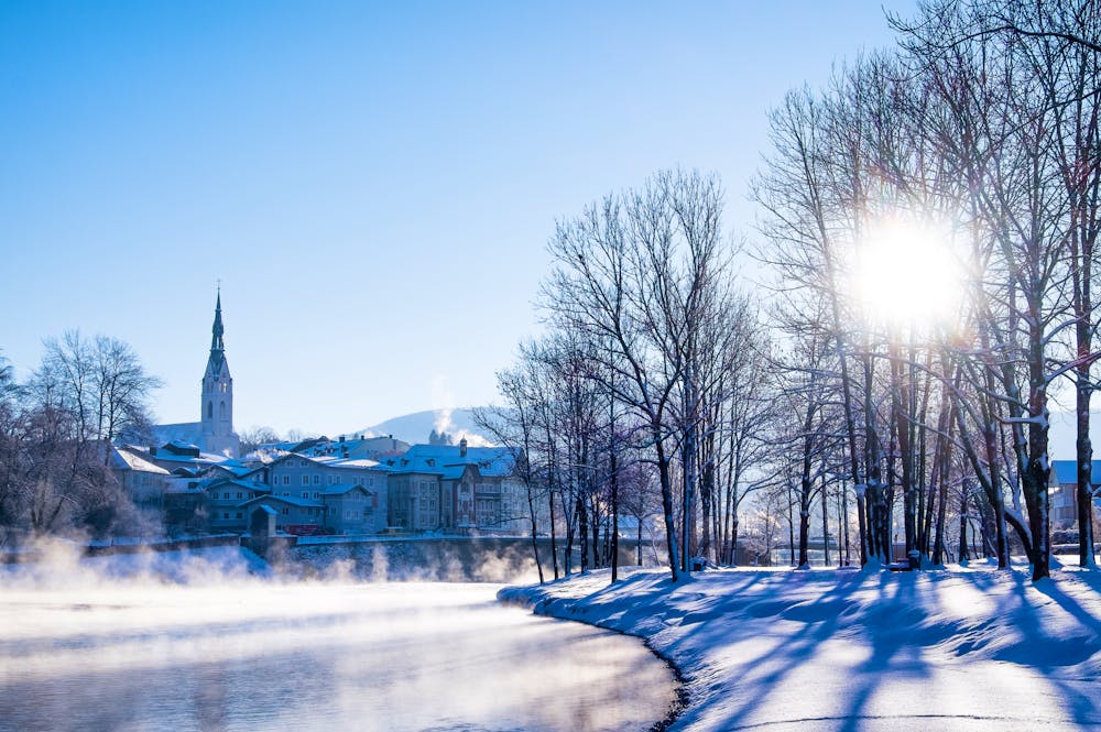 Bad Tölz im Winter &ndash; &copy; fottoo - Fotolia