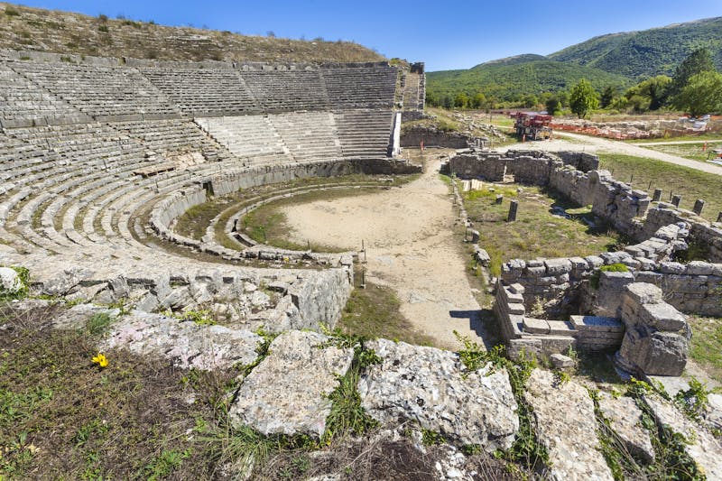Antikes Theater in Dodona - ©tynrud (Adobe Stock)