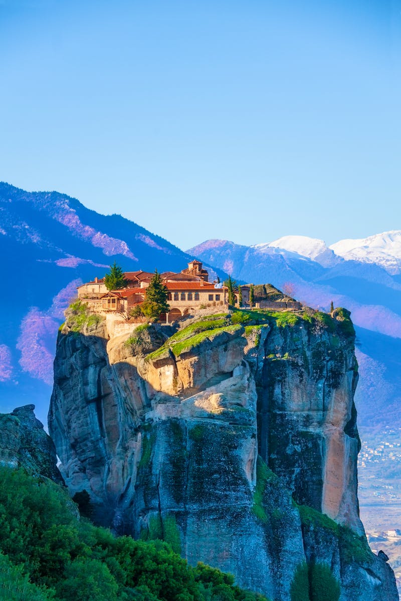 Die schwebenden Klöster von Meteora - ©Sergey Novikov (Adobe Stock)
