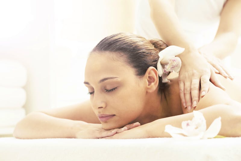 Wellness Massage - ©Topalov Djura - AdobeStock