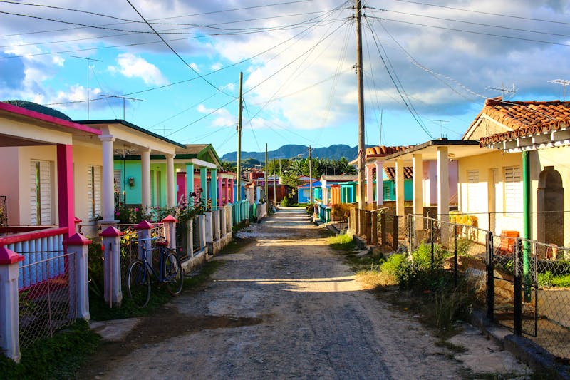Dorfstraße im Vinales-Tal - ©annaborkum - Adobe Stock