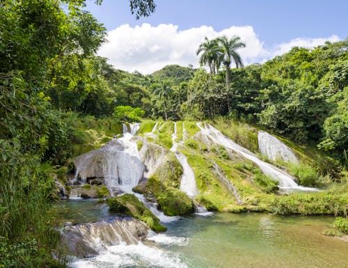 Wasserfall in der Sierra del Escambray – © Piotr Pawinski - Adobe Stock