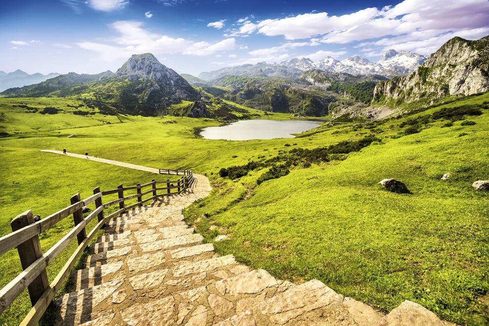 Picos de Europa in Nord-Spanien &ndash; &copy; mrks_v - Fotolia.com