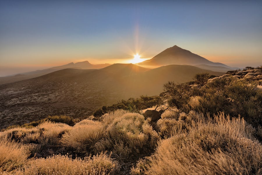 Teide-Nationalpark mit Vulkan Teide auf Teneriffa – © rg2 - Adobe Stock