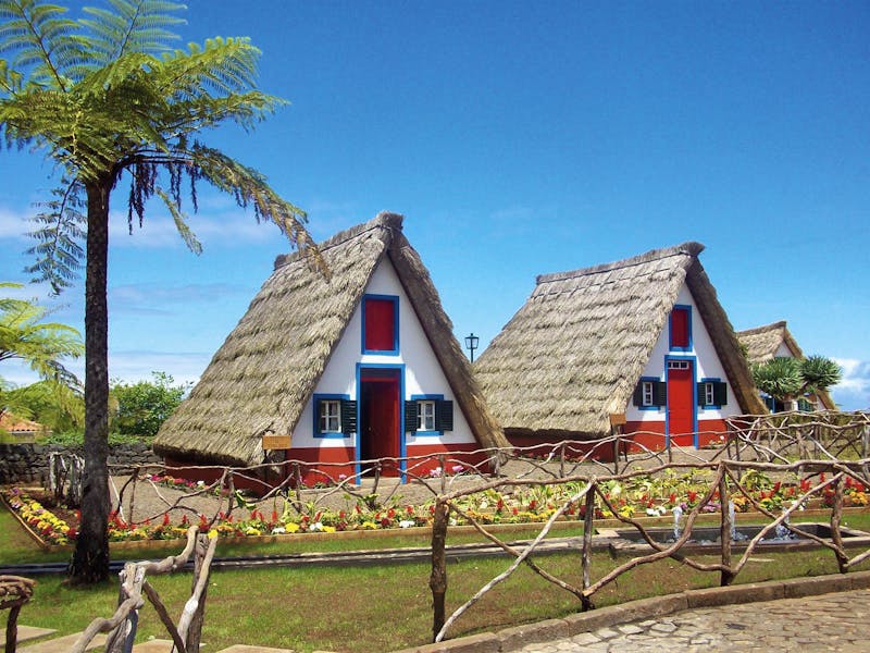 Strohdachhäuser in Santana - Madeira - ©Eberhardt TRAVEL