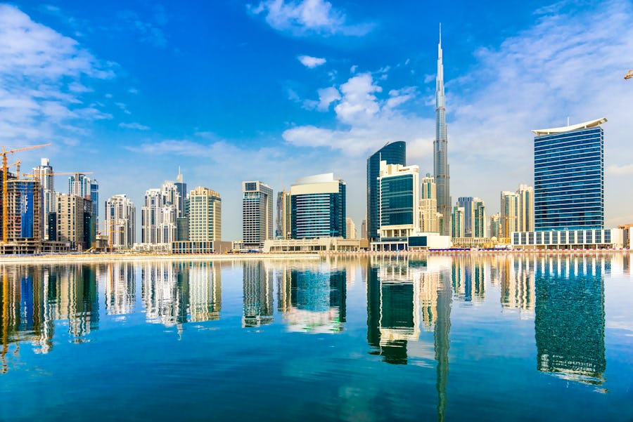 Skyline_Dubai – © luciano mortula - AdobeStock