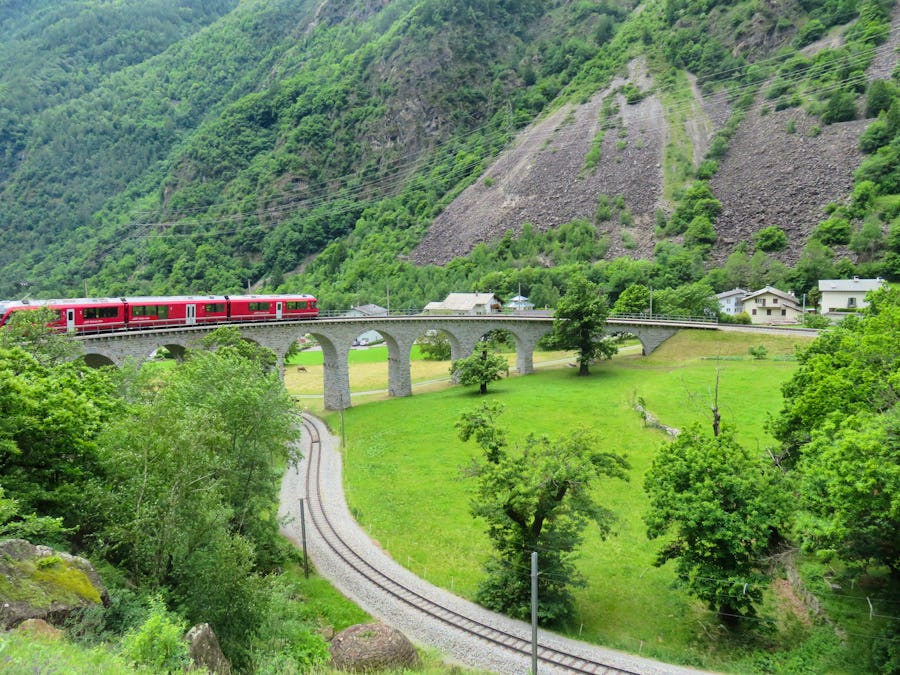 Fahrt mit dem Bernina-Express – © Eberhardt TRAVEL - Annette Weise