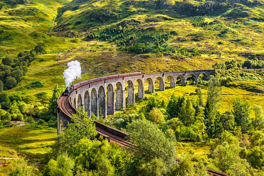 Glenfinnan Viaduct Jacobite Train – © miroslav_1 - Fotolia - Adobe Stock