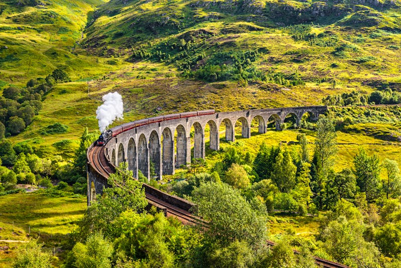 Glenfinnan Viaduct Jacobite Train - ©miroslav_1 - Fotolia - Adobe Stock