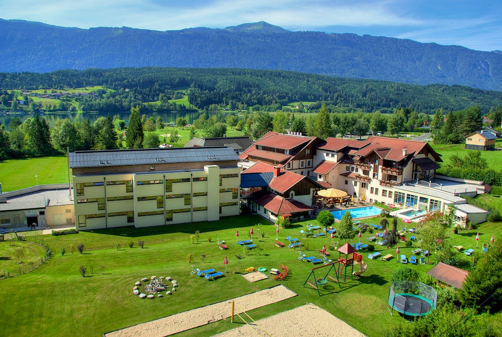Alpen Adria Hotel Außenansicht &ndash; &copy; Alpen Adria Hotel