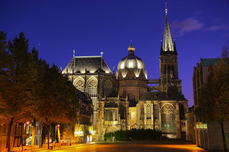 Dom zu Aachen bei Nacht - ©Vandecook