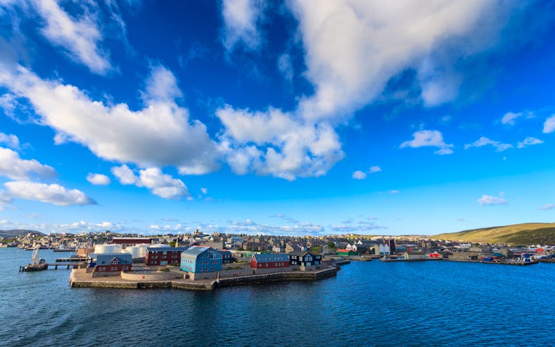 Lerwick - die größte Stadt der Shetland-Inseln - ©aiaikawa - AdobeStock