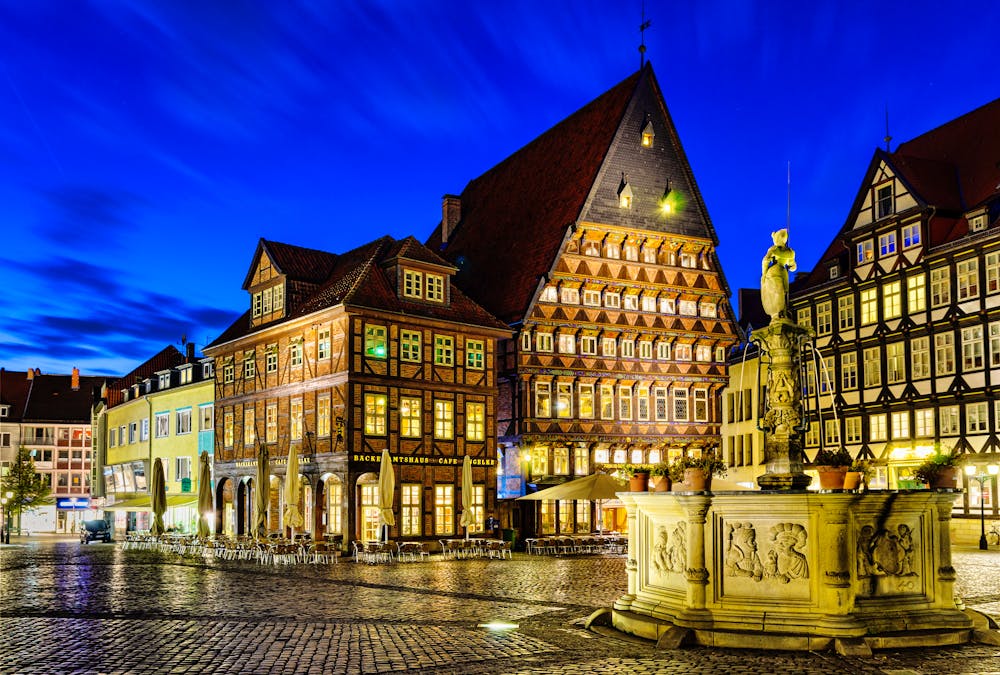 Historischer Marktplatz in Hildesheim &ndash; &copy; Mapics - AdobeStock