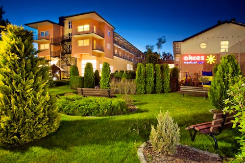 Außenansicht Hotel Akces &ndash; &copy; Hotel Akces