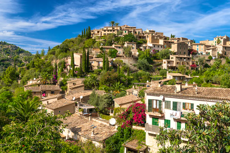 Dorf Deia im Tramuntana Gebirge - &copy;Wolfgang Jargstorff - Adobe Stock