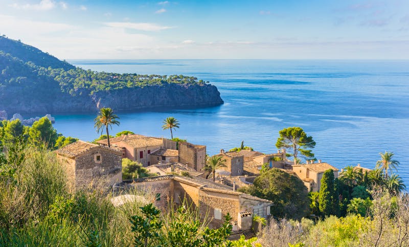 Dorf Deia im Tramuntana Gebirge - ©vulcanus - Fotolia