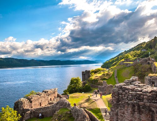 Loch Ness in Schottland – © pete0711 - Fotolia