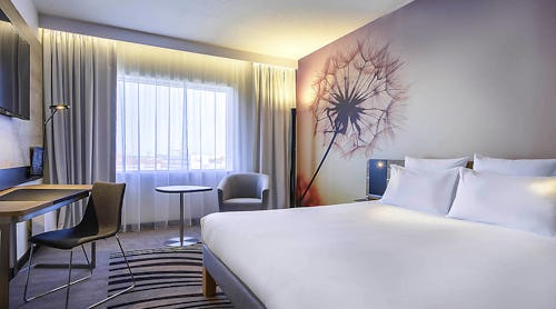 Zimmerbeispiel des Novotel Wroclaw Centrum – © Novotel Wroclaw Centrum