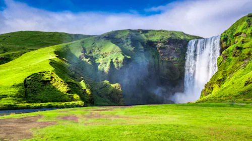 Skogafoss Island &ndash; &copy; Shaiith - Adobe Stock